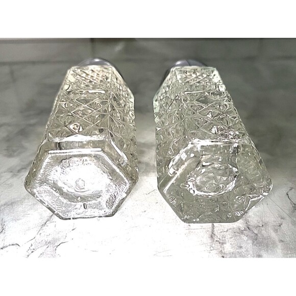 Vintage Anchor Hocking Glass Wexford Salt & Pepper Shakers Set Diamond Pt. *Read - Picture 4 of 5